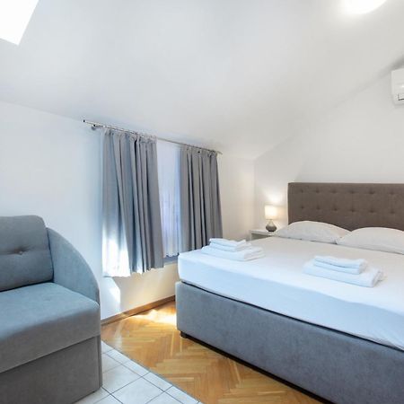 Apartmaji Pri Perotu Izola Exterior foto