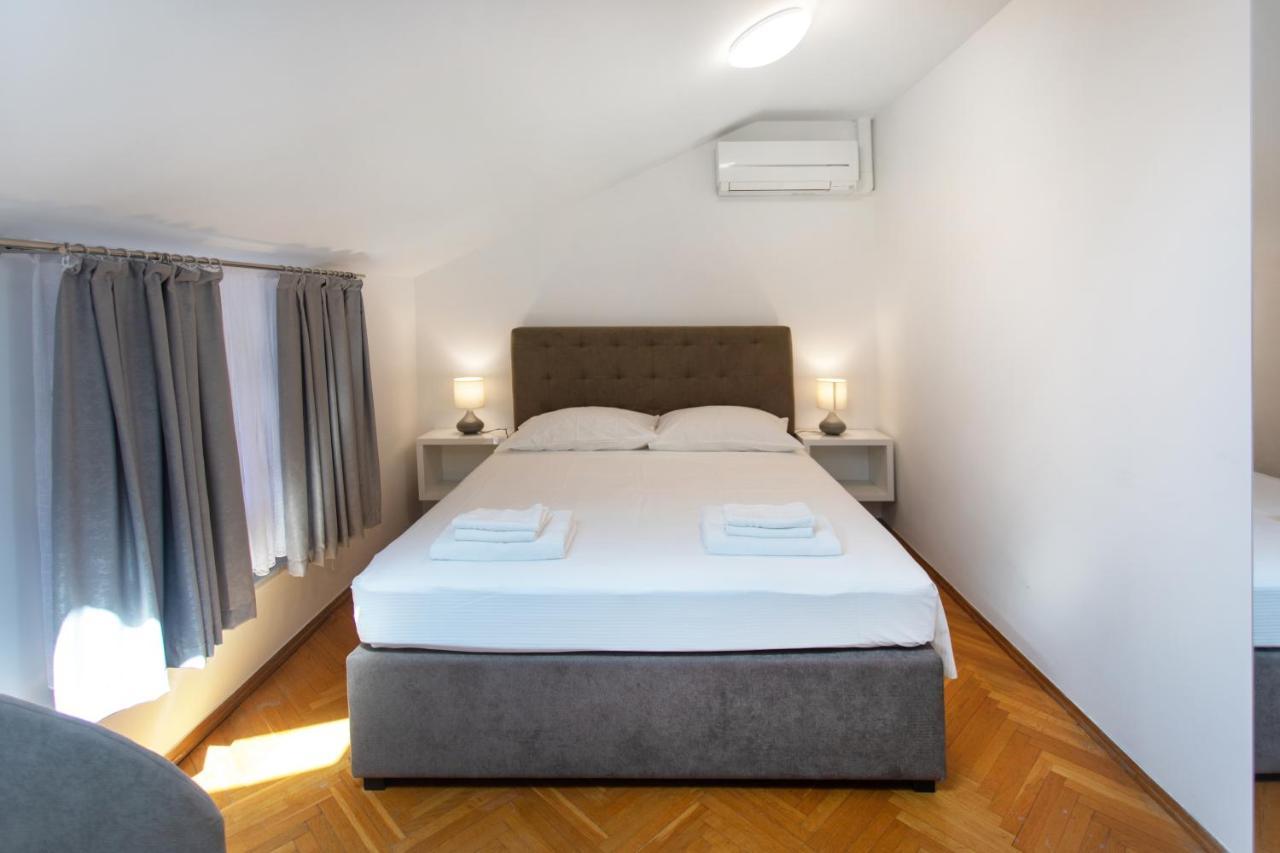 Apartmaji Pri Perotu Izola Exterior foto